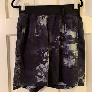Men’s Lululemon Patterned Shorts size M